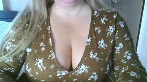 Snapshot of your__maria chatting on July 16, 2026, 7:36 am Maria Love online show from July 16, 2026, 7:36 am