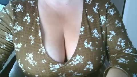Snapshot of your__maria chatting on July 21, 2026, 9:33 am Maria Love online show from July 21, 2026, 9:33 am