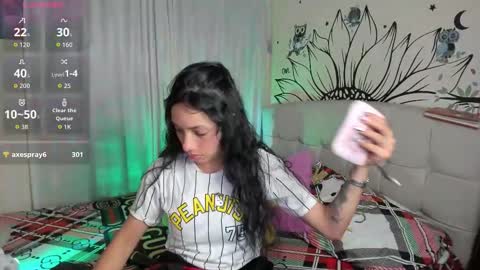 mia3 online show from October 23, 2025, 5:29 am