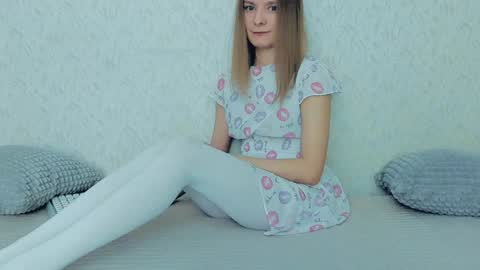 Lily online show from January 11, 2025, 4:48 am