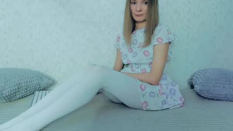 Lily online show from February 10, 2025, 5:47 am