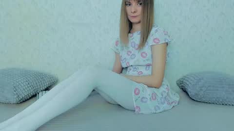 Lily online show from March 3, 2025, 5:53 am