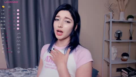 Lina online show from February 4, 2025, 12:44 pm