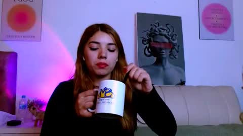 Snapshot of your_girl_of_dream chatting on May 8, 2026, 7:52 pm your_girl_of_dream online show from May 8, 2026, 7:52 pm