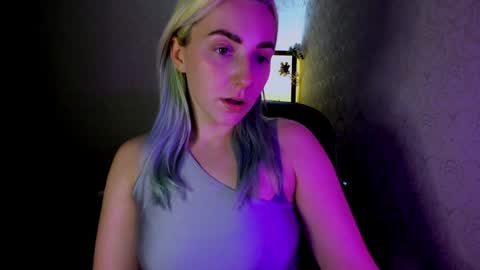 Cora online show from December 19, 2024, 3:52 pm