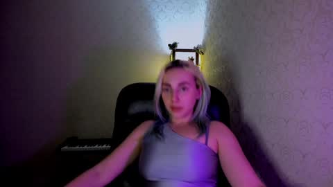 Cora online show from December 19, 2024, 6:56 pm