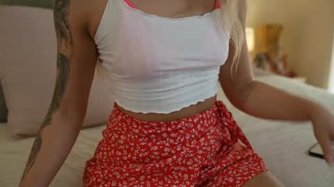 Snapshot of your_poison_girl chatting on June 7, 2026, 12:31 pm Helena online show from June 7, 2026, 12:31 pm