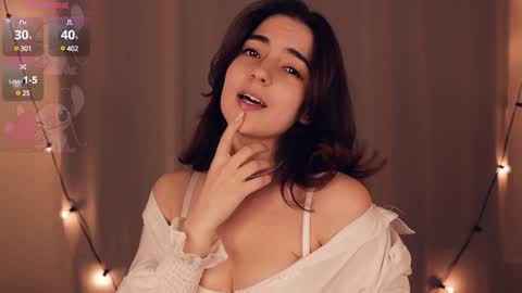 Luna online show from February 6, 2025, 1:54 pm