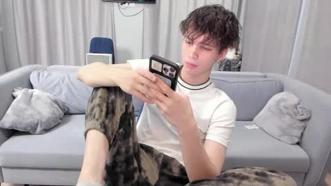 your_shy_guy online show from January 27, 2025, 7:45 am