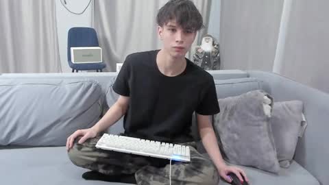 your_shy_guy online show from February 17, 2025, 6:37 pm