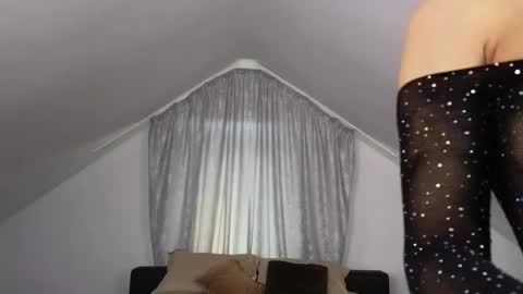 TenderSin online show from November 2, 2025, 5:32 am