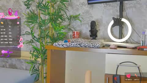 Anna online show from November 11, 2025, 8:09 pm