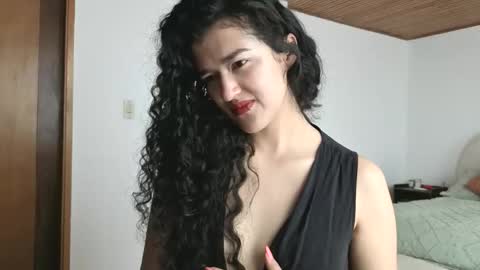 Snapshot of yourdreamgirl2025 chatting on March 17, 2026, 3:04 pm yourdreamgirl2025 online show from March 17, 2026, 3:04 pm