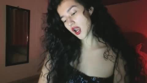 Snapshot of yourdreamgirl2025 chatting on April 14, 2026, 12:05 am yourdreamgirl2025 online show from April 14, 2026, 12:05 am