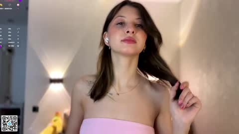 Snapshot of youremilia_ chatting on April 2, 2026, 8:12 am Emilia online show from April 2, 2026, 8:12 am