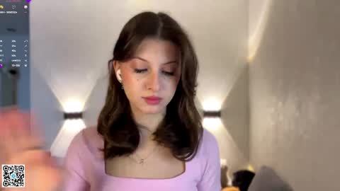 Snapshot of youremilia_ chatting on April 7, 2026, 8:04 am Emilia online show from April 7, 2026, 8:04 am