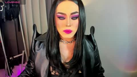  not into STINGY and CHEAP people online show from September 18, 2025, 10:23 pm