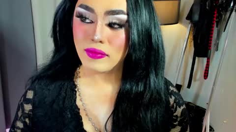  not into STINGY and CHEAP people online show from November 11, 2025, 9:04 pm