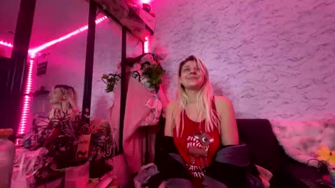 Snapshot of yourfriendlypsychopaths chatting on January 8, 2026, 8:00 pm Scarlet Bunny online show from January 8, 2026, 8:00 pm