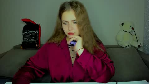 yourgem__ online show from September 10, 2025, 6:52 pm