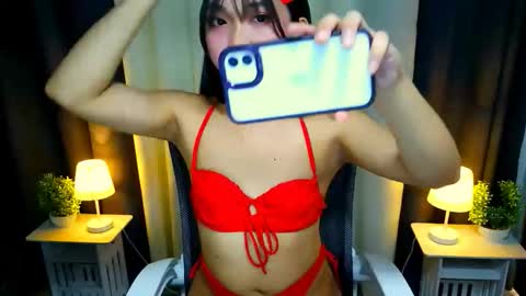 Snapshot of yourgirlzachary chatting on December 2, 2025, 2:17 am Goddess Yoshi online show from December 2, 2025, 2:17 am