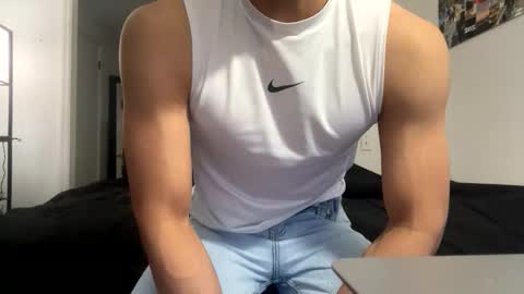 yourguuy21 online show from November 21, 2025, 2:21 am