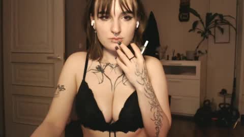 Snapshot of yourhanna_ chatting on April 27, 2026, 1:58 am hanna online show from April 27, 2026, 1:58 am