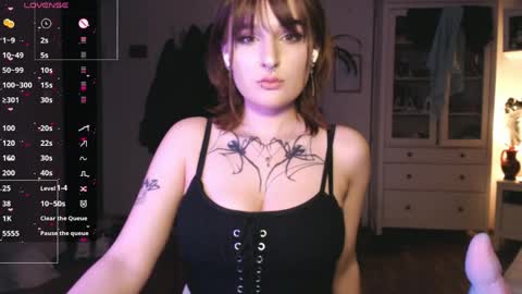 Snapshot of yourhanna_ chatting on May 18, 2026, 9:42 pm hanna online show from May 18, 2026, 9:42 pm