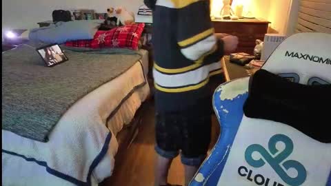 Sh online show from March 9, 2026, 1:20 am