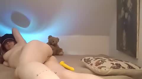 Snapshot of yourhollyhorne chatting on September 30, 2025, 11:43 pm HollyHorne online show from September 30, 2025, 11:43 pm