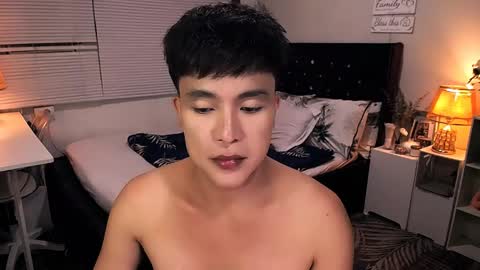 Snapshot of yourlivingonurdream chatting on April 17, 2026, 3:37 pm -- online show from April 17, 2026, 3:37 pm
