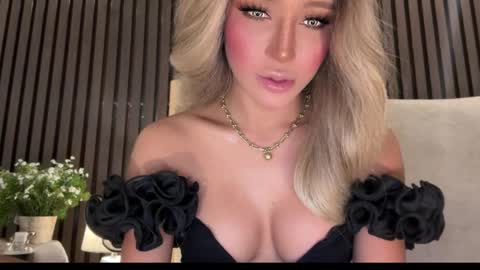 Snapshot of yourlovingpearlita1000 chatting on May 6, 2026, 6:41 am Pearl online show from May 6, 2026, 6:41 am