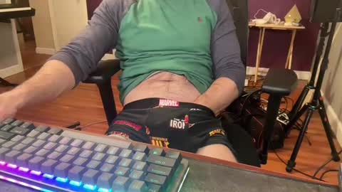 Snapshot of yourloyalpuppy chatting on December 31, 2024, 7:10 am yourloyalpuppy online show from December 31, 2024, 7:10 am