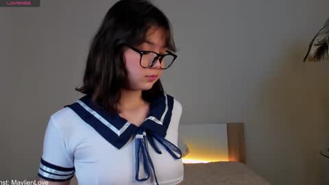 Snapshot of yourmaylien chatting on December 25, 2024, 8:29 am yourmaylien online show from December 25, 2024, 8:29 am