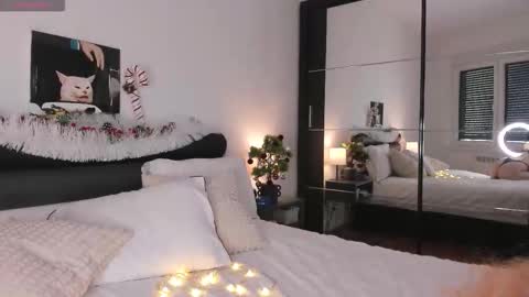 Ashley online show from December 20, 2025, 11:50 am