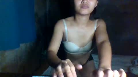 yourqueen1101 online show from April 10, 2026, 2:44 pm