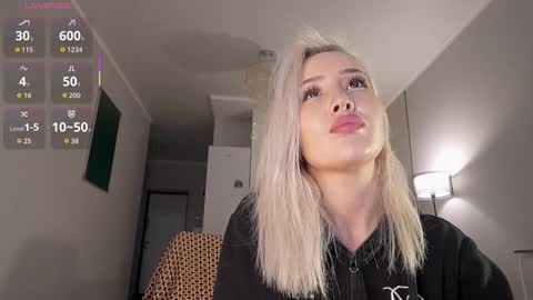 Luminous Luna online show from February 12, 2026, 12:33 pm