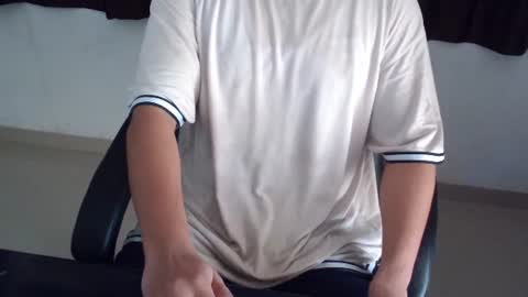 Snapshot of yoursjohnnysins chatting on August 2, 2026, 6:34 am yoursjohnnysins online show from August 2, 2026, 6:34 am