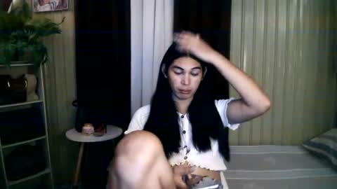Snapshot of yoursubmissive_larah chatting on June 23, 2026, 5:27 am yoursubmissive_larah online show from June 23, 2026, 5:27 am