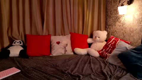 Bella online show from May 17, 2026, 3:15 am
