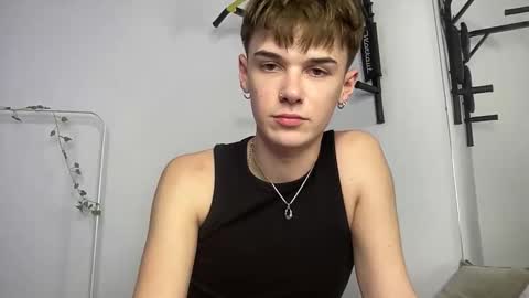 yoursweetyguy online show from November 4, 2025, 4:28 pm