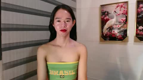 yourtinybunny online show from March 12, 2025, 11:53 am