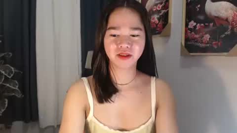 yourtinybunny online show from September 15, 2025, 10:37 am