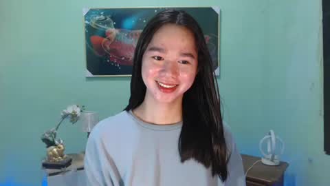 yourtinybunny online show from December 22, 2025, 11:40 am