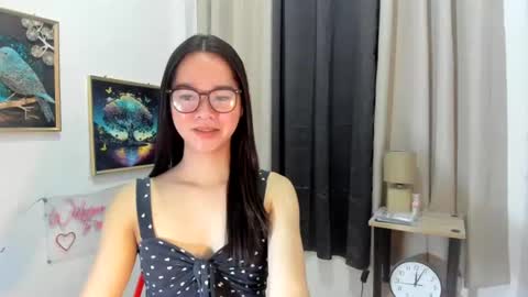 yourtinybunny online show from July 16, 2026, 12:27 am