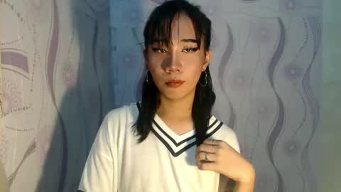 yourwife_material99 online show from April 13, 2026, 12:43 pm