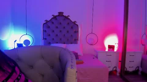 Snapshot of yourwishisme_val chatting on July 5, 2026, 7:43 pm Val online show from July 5, 2026, 7:43 pm