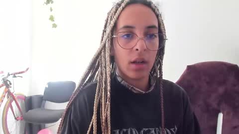 elizabeth  ju   online show from January 27, 2025, 10:06 pm