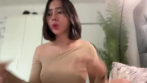 YowgineTheGreat online show from December 23, 2025, 7:50 am