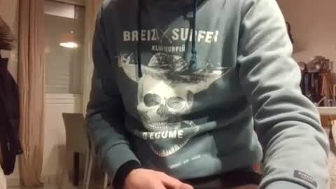 yoyoding online show from March 1, 2025, 9:37 pm